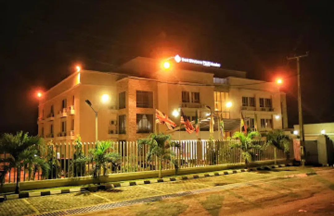 Best Western Plus-Guest Room-1